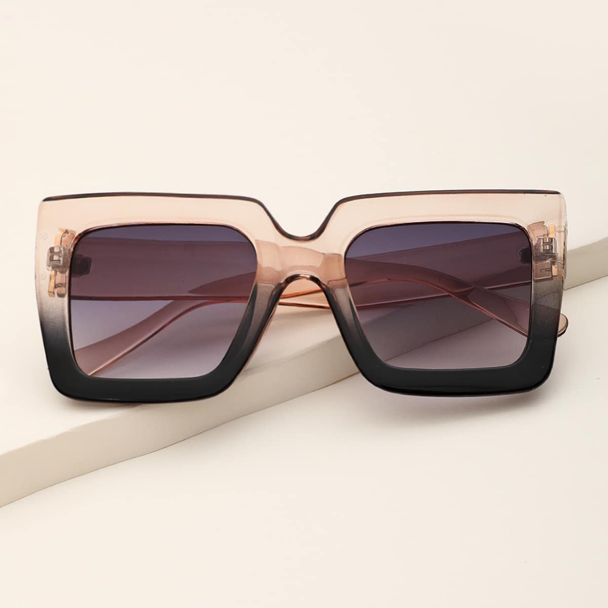 

Square Frame Sunglasses