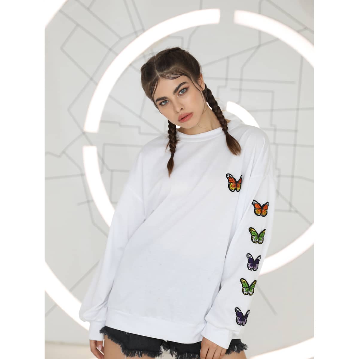 

Butterfly Print Oversized Sweatshirt, White