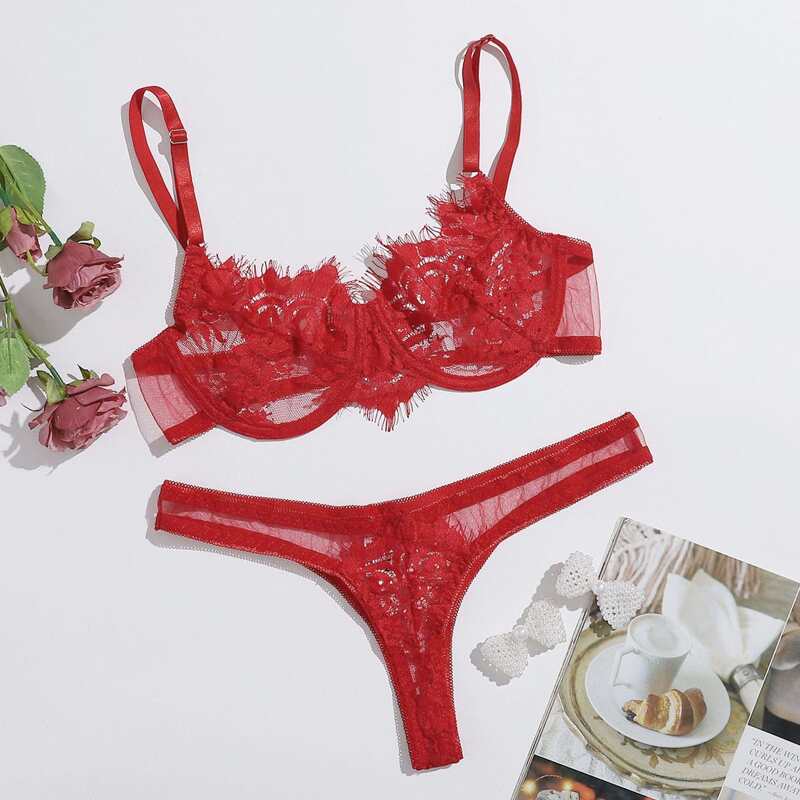

Floral Lace Underwire Lingerie Set, Red