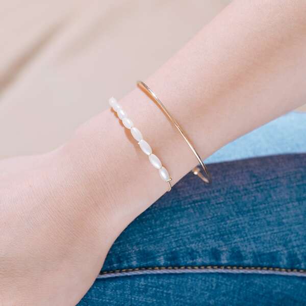 

2pcs Faux Pearl Decor Bracelet, Gold