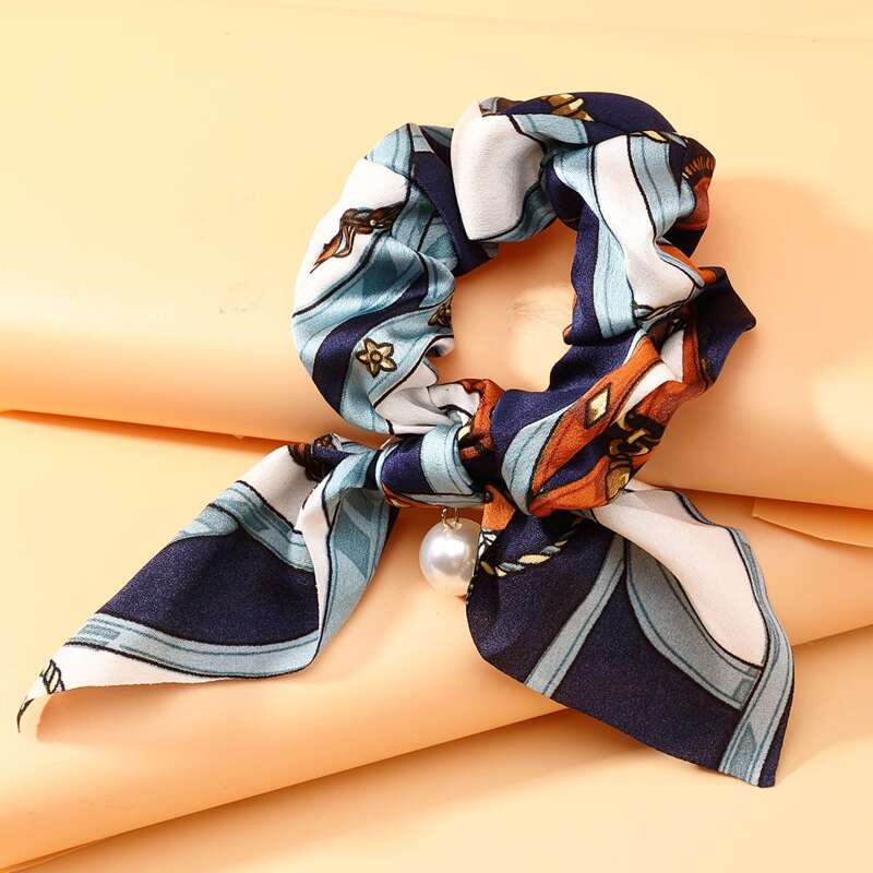 

Chain Print Scrunchie Scarf, Multicolor