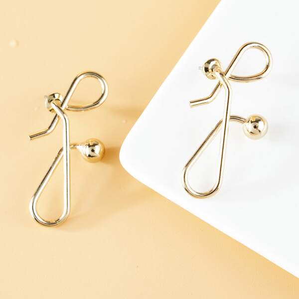 

Structured Stud Earrings, Gold