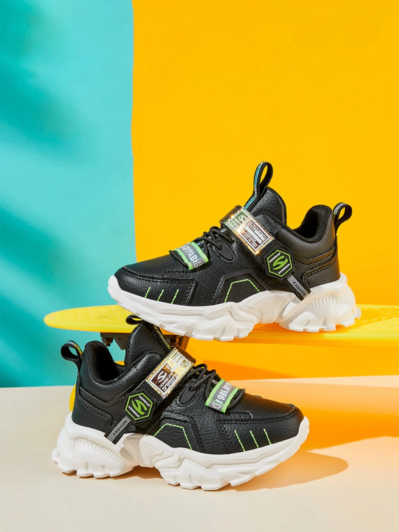 chunky sneakers com pedras