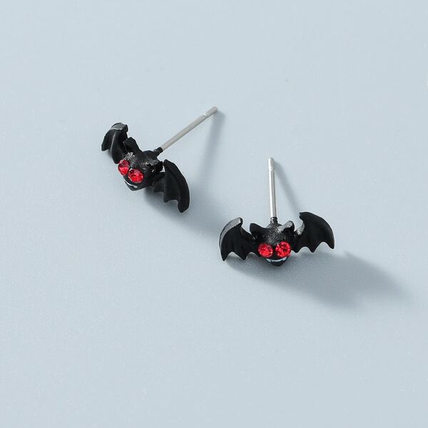 

Men Bat Decor Stud Earrings, Black