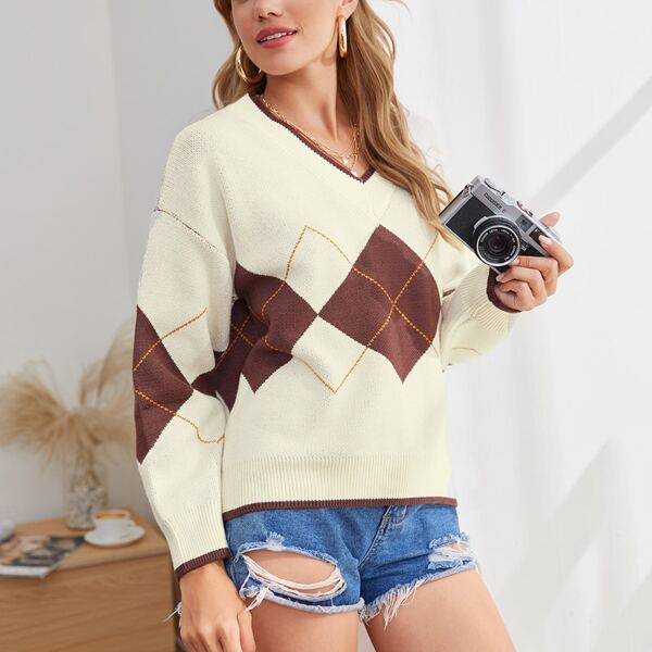 

Argyle Pattern V-Neck Sweater, Beige
