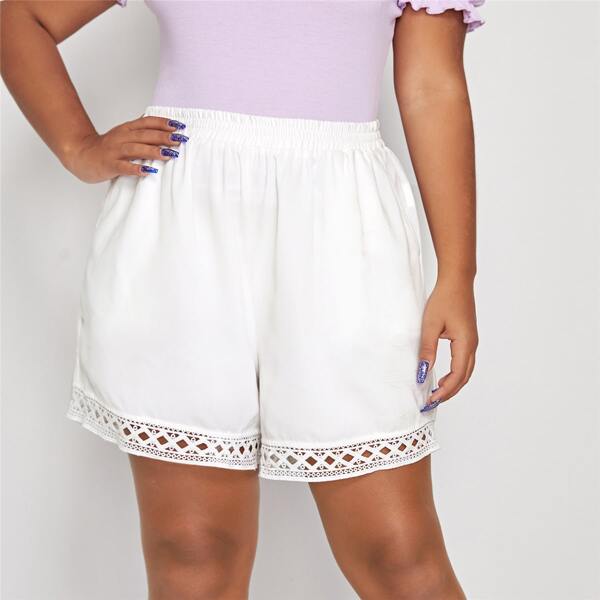

Plus Elastic Waist Slant Pocket Guipure Lace Hem Shorts, White