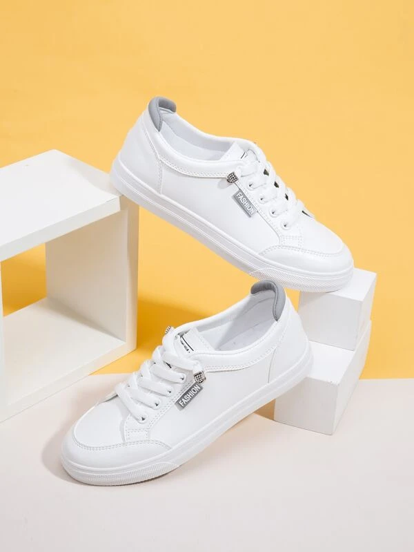 wide fitting skate shoes