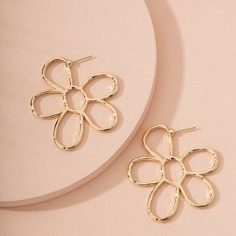 

Hollow Out Flower Design Earrings, Gold