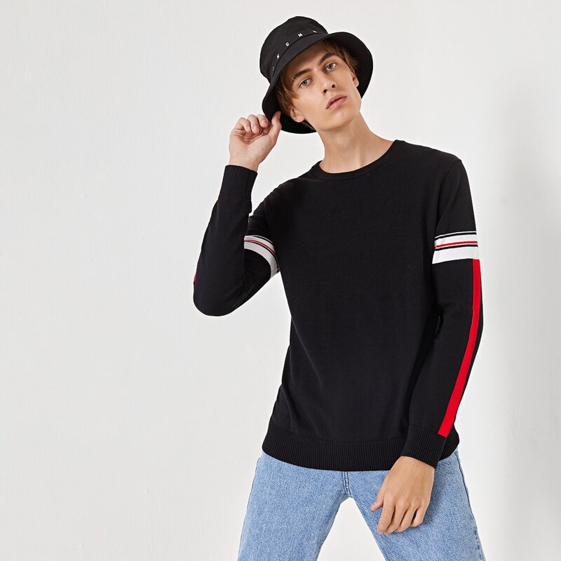 

Guys Striped Sleeve Crew Neck Sweater, Black