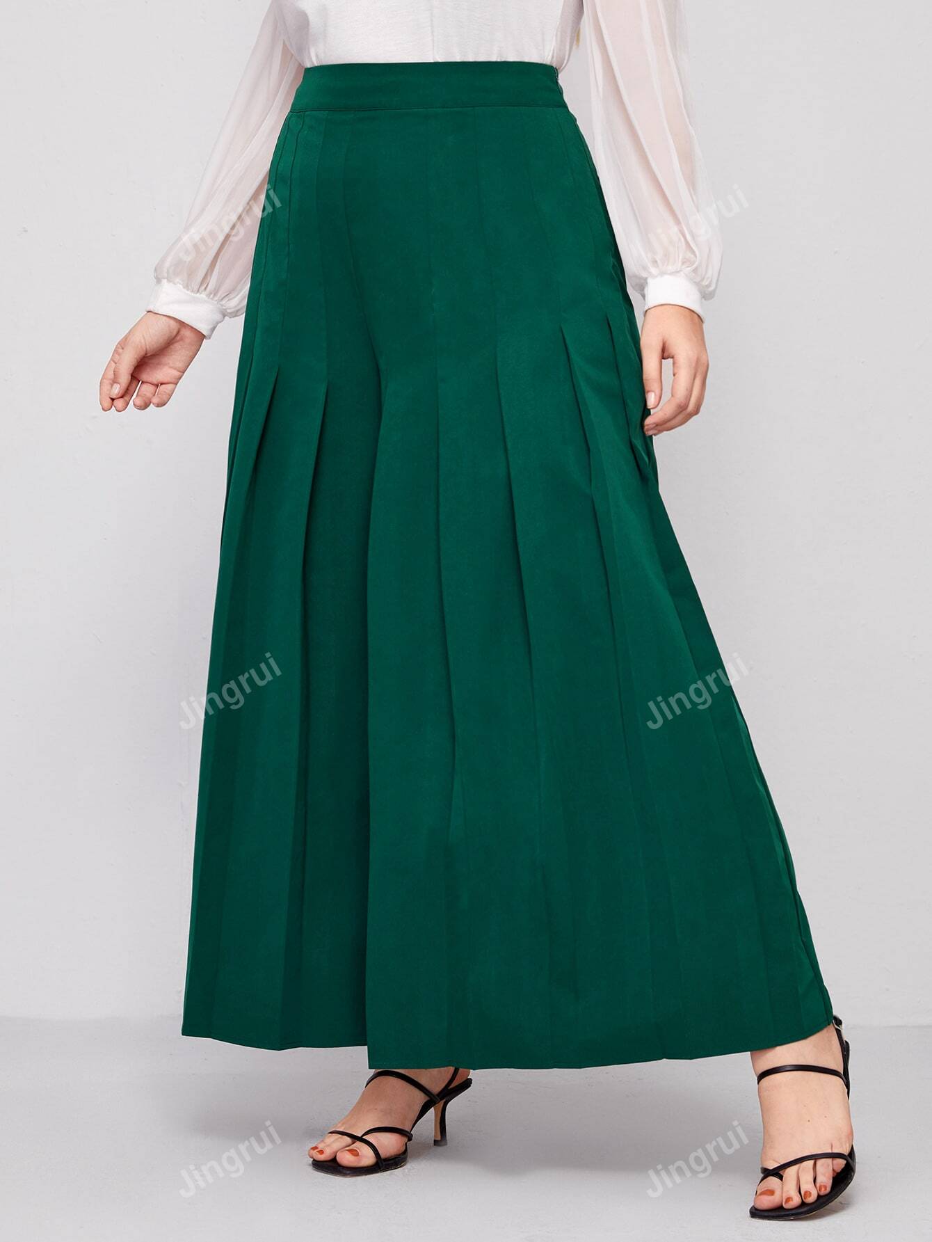 Our Plus Solid Pleated Culotte Pants is such a vibe - ROMWE