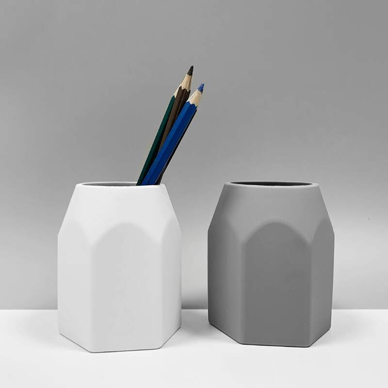

1pc Solid Random Pen Holder, Multicolor