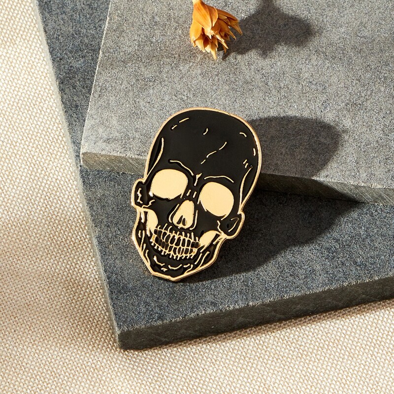

1pc Skeleton Brooch, Black