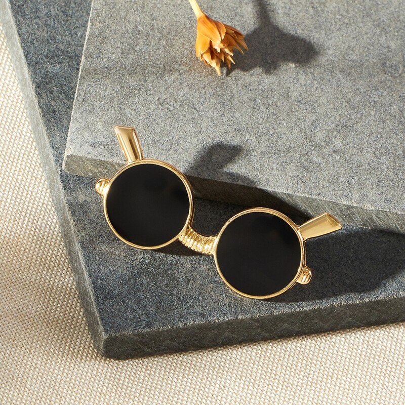 

Sunglasses Shaped Brooch, Black