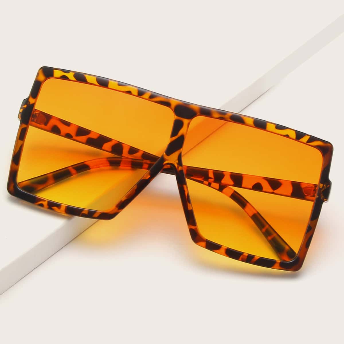 

Tortoiseshell Frame Sunglasses
