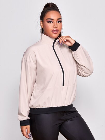 القميص الرياضي والياقة القمع بنصف السستة والقياس الكبير