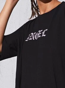 Vestido camiseta de hombros caídos con estampado de letra - Negro - Ver 4
