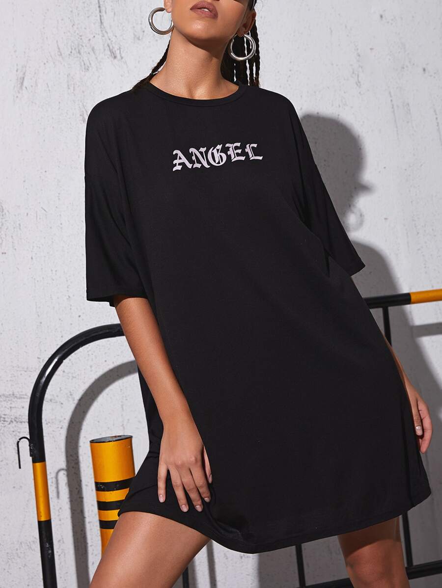 Vestido camiseta de hombros caídos con estampado de letra - Negro - Ver 1