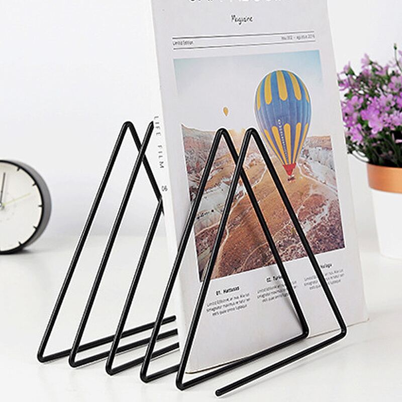 

1pc Metal Triangle Bookend, Black