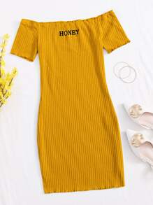 Muchica 字母圖案生菜邊羅紋針織露肩洋裝