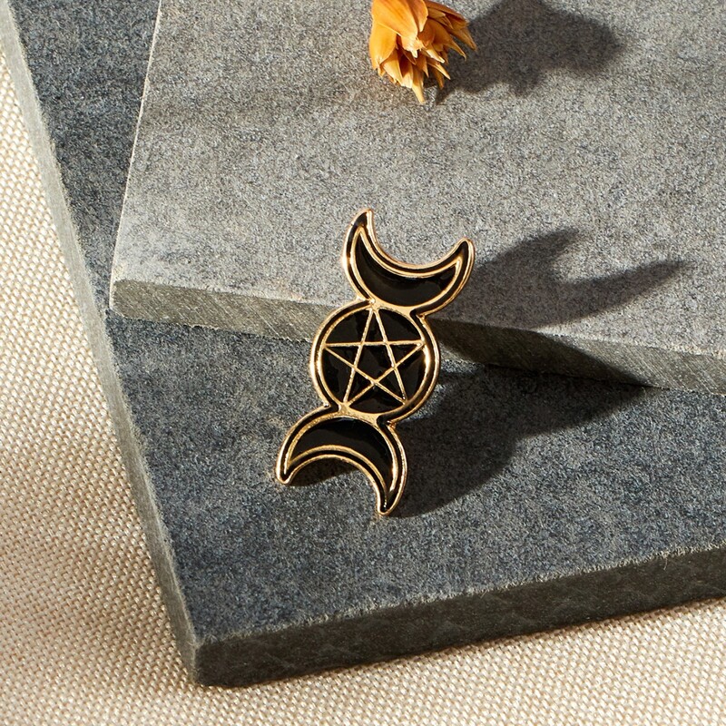 

Moon & Star Brooch, Black