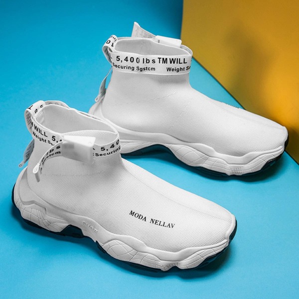 

Men Letter Graphic Wide Fit Sneakers, White