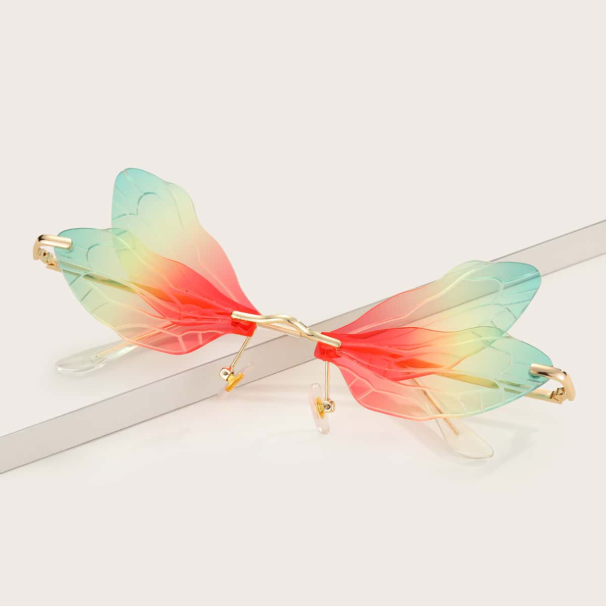

Dragonfly Design Sunglasses