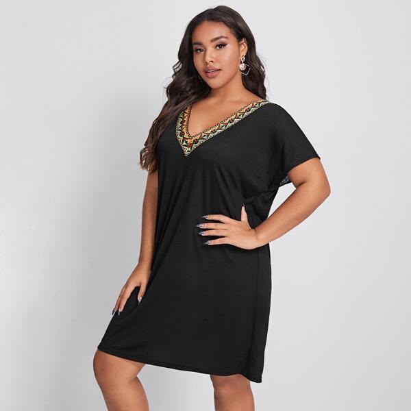 

Plus V Neck Tape Detail Batwing Sleeve Tee Dress, Black
