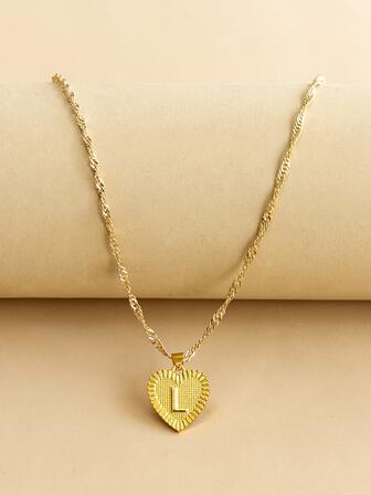 字母設計心形吊墜項鍊