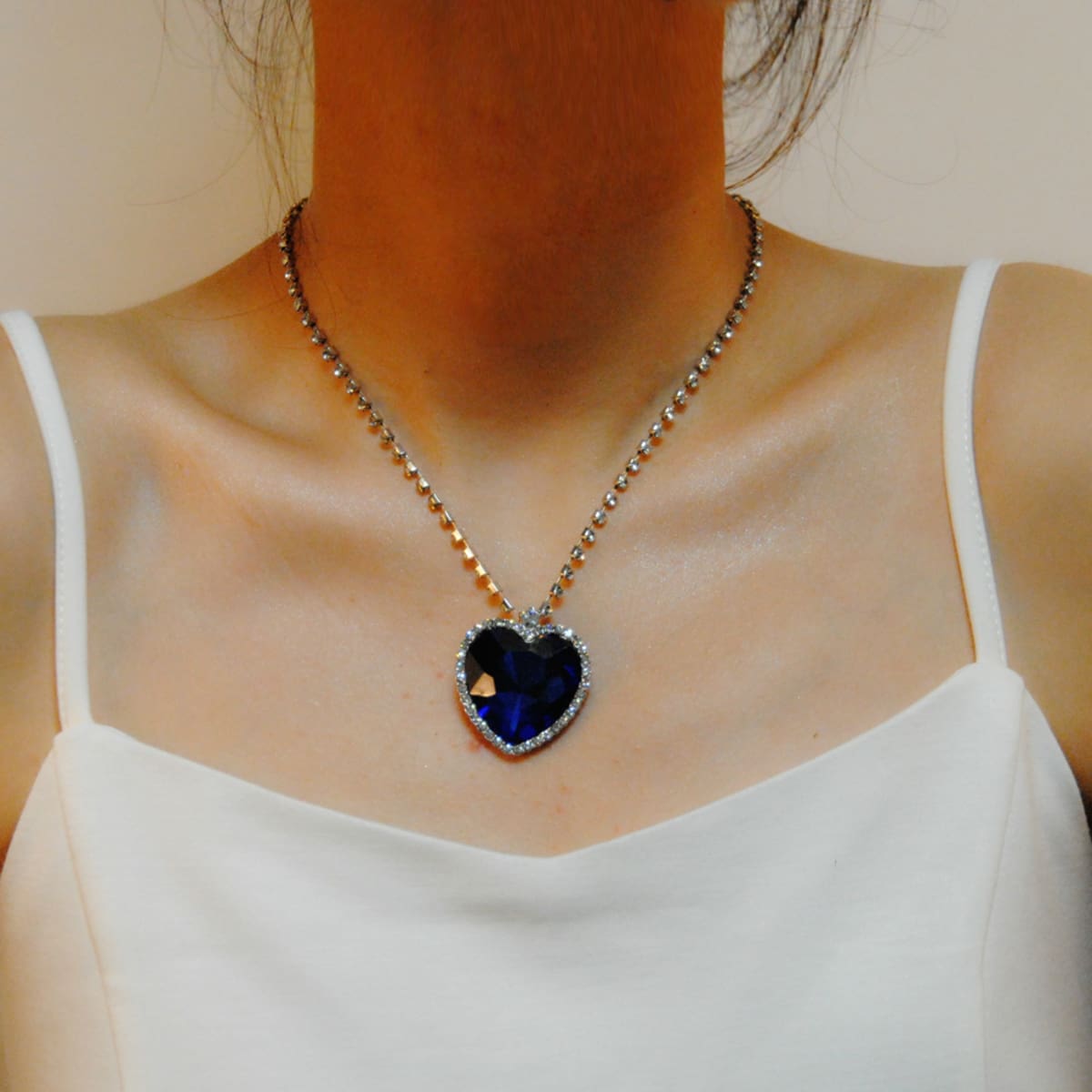 

Rhinestone Decor Heart Charm Necklace, Royal blue