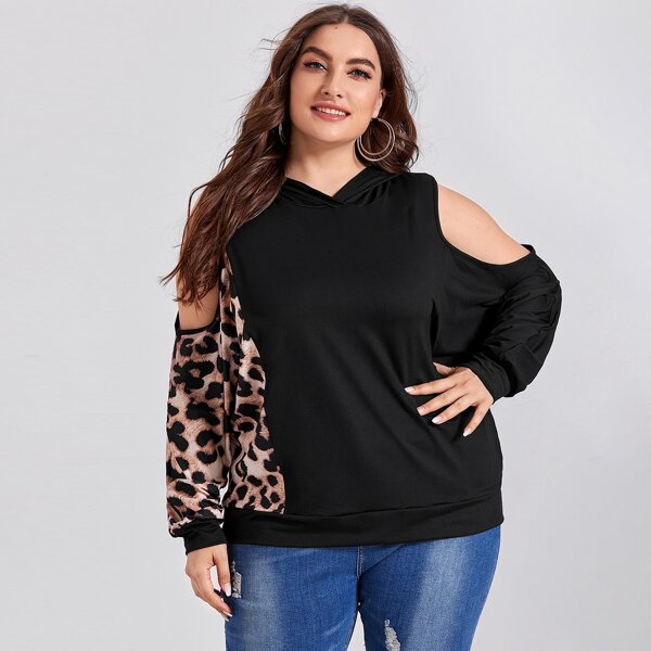 

Plus Contrast Cheetah Cold Shoulder Hooded Sweatshirt, Black