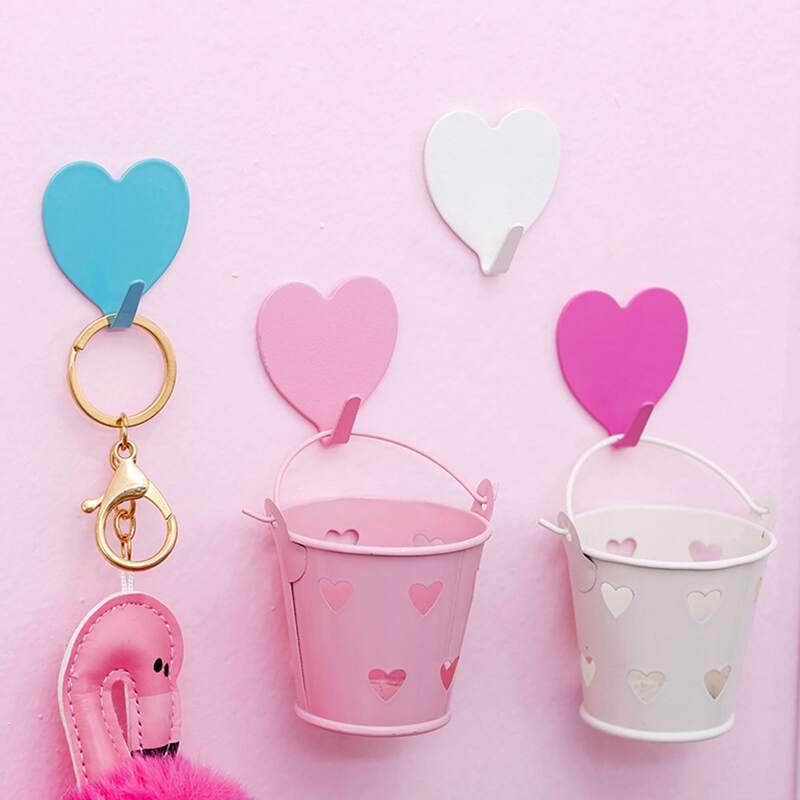 

Random 2pcs Heart Shaped Wall Hook, Multicolor