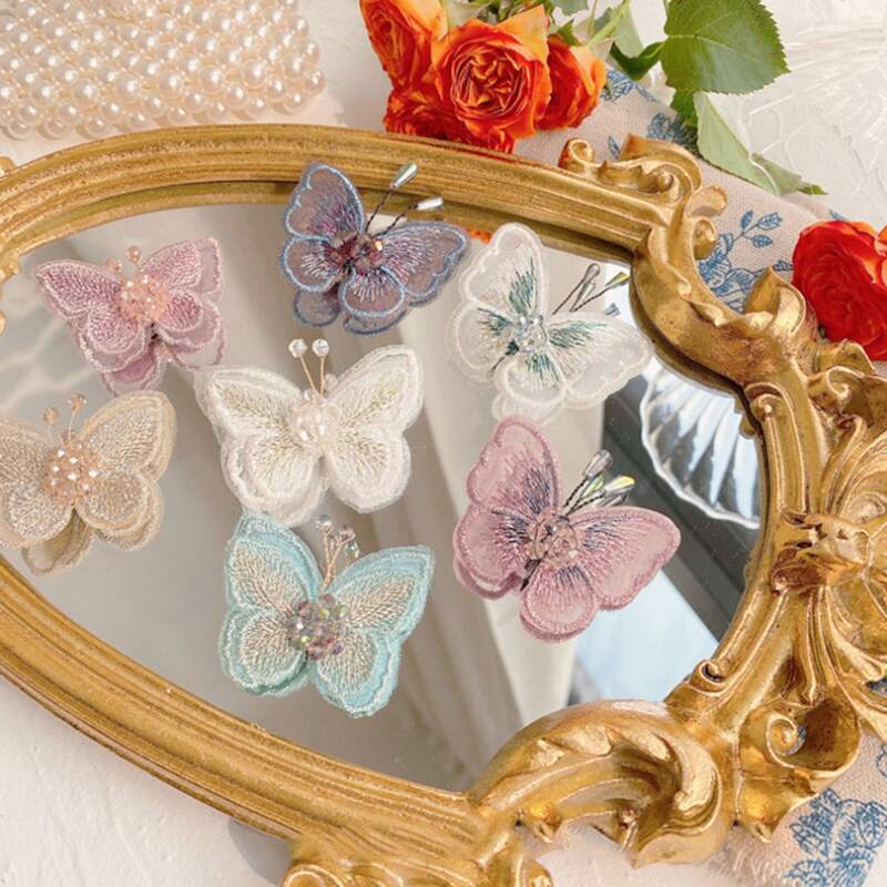 

1pc Random Butterfly Embroidery Hair Clip, Multicolor
