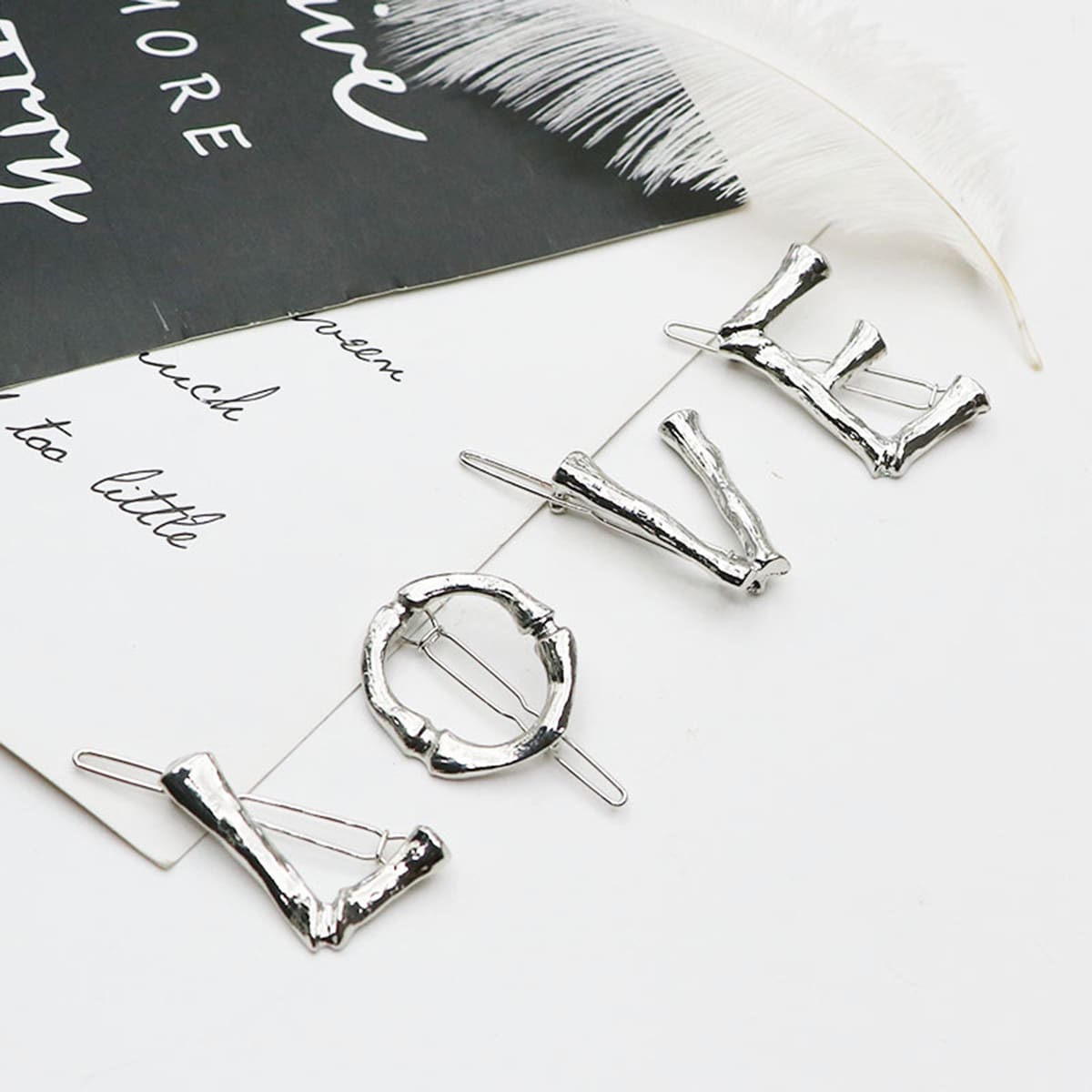 

Random 1pc Letter Hair Clip, Multicolor