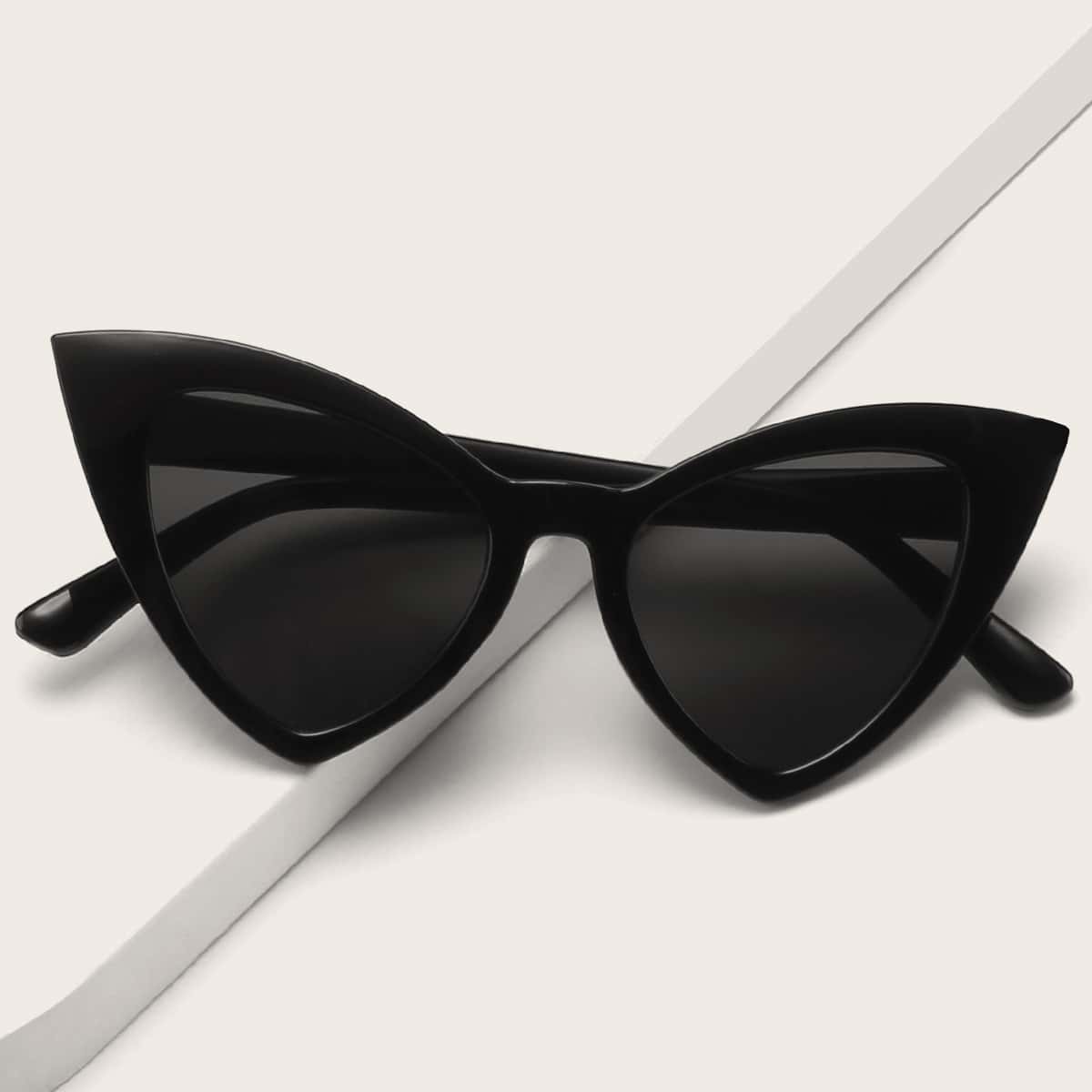 

Cat Eye Sunglasses