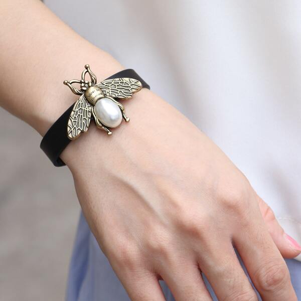 

Bee Decor Bracelet, Black