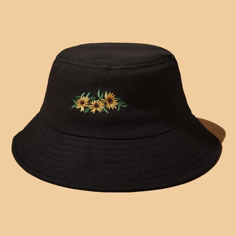 

Daisy Embroidery Bucket Hat, Black