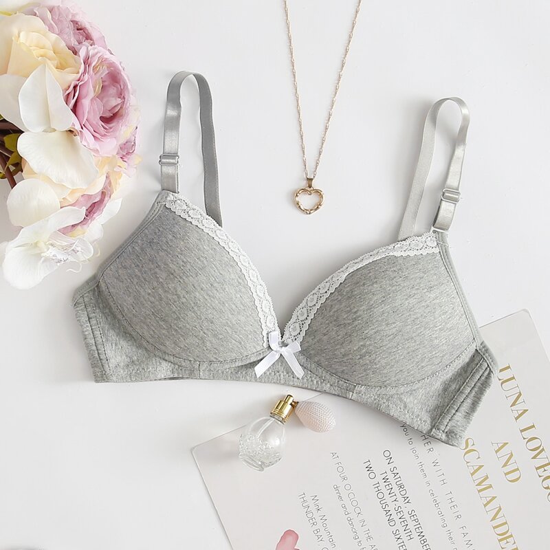 

Lace Trim Wireless Bra, Light grey
