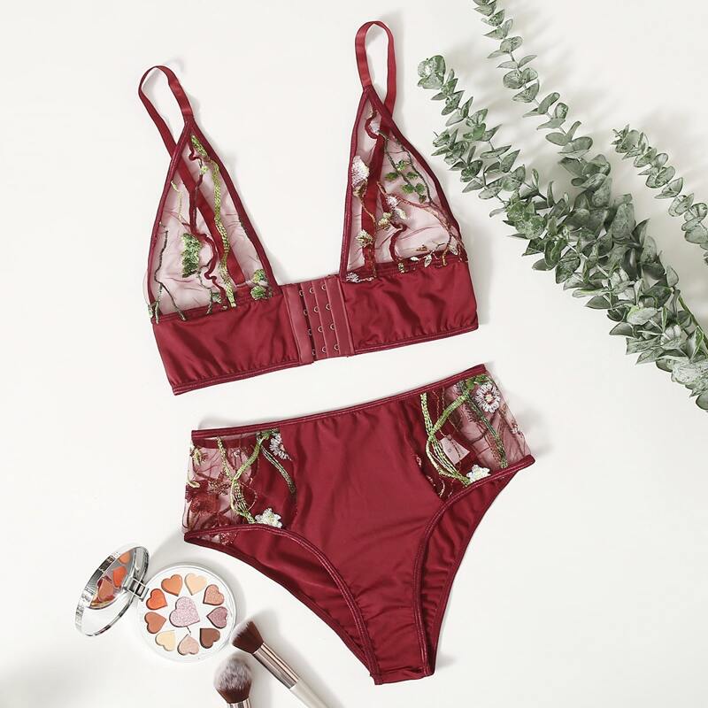 

Floral Embroidery Front Close Lingerie Set, Burgundy