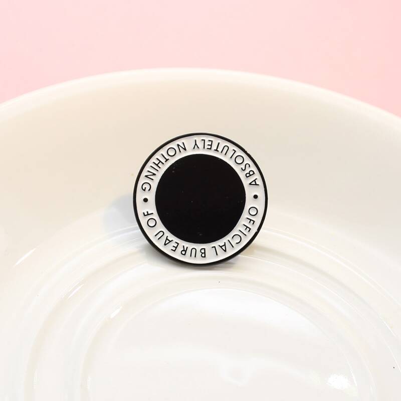 

Round Design Brooch, Black and white