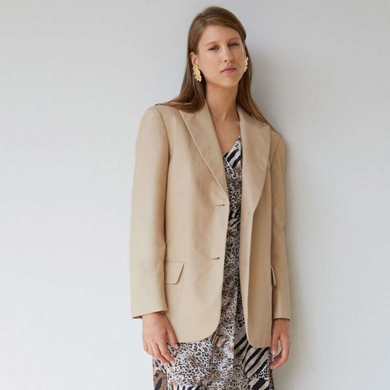 

Peak Collar Solid Blazer, Khaki