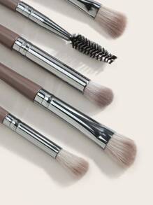 MAANGE 5件套专业眼部化妆刷套装，包含遮瑕刷、眼影刷、晕染刷、眉刷和睫毛刷，采用柔软纤维材质，方便携带，是旅行化妆的理想之选。这款化妆刷套装包含各种化妆工具，是化妆包或礼品套装的理想之选。 - 咖啡棕 - 查看 3