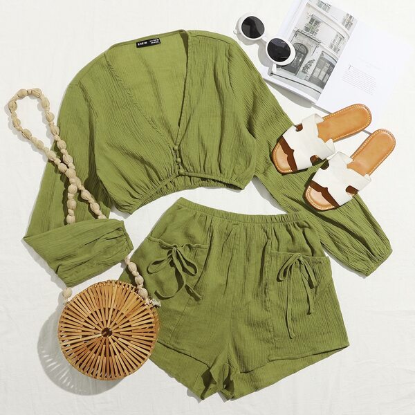 

Button Front Crop Top & Tie Front Shorts Set, Army green