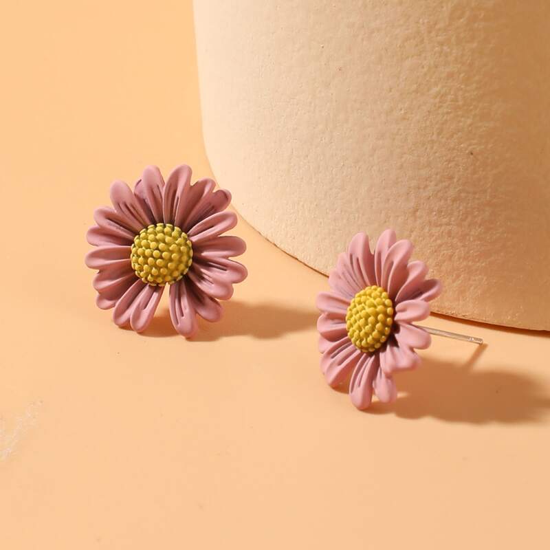 

Daisy Stud Earrings, Pink