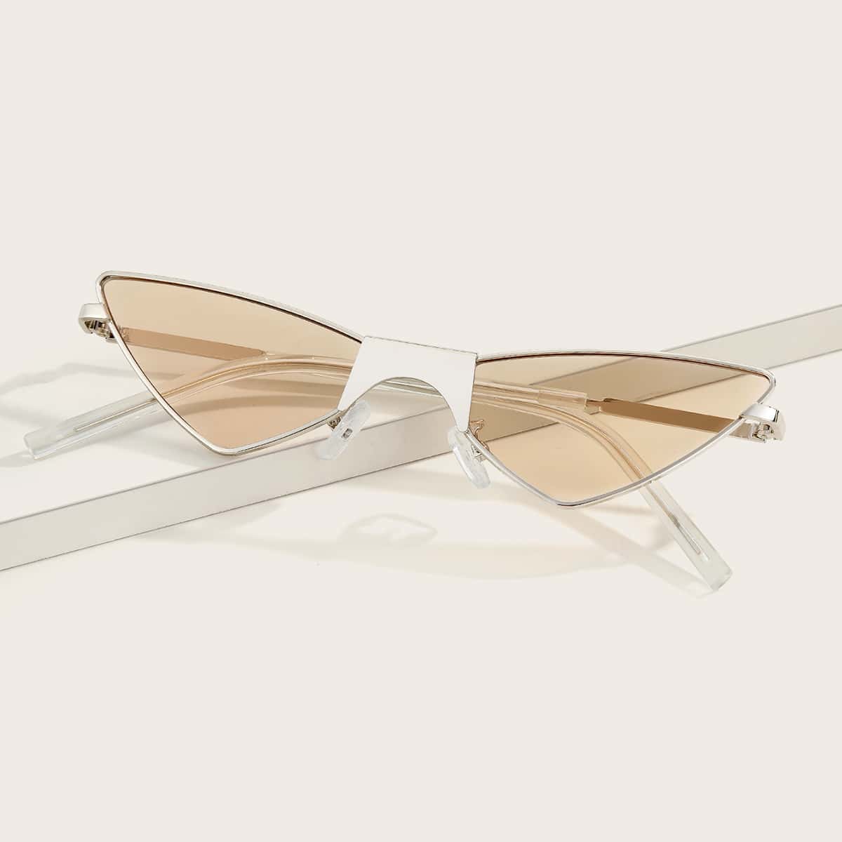 

Metal Frame Cat Eye Sunglasses