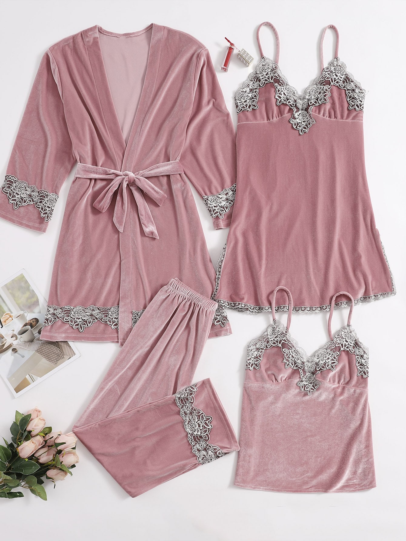 4pcs Contrast Lace Belted Velvet Robe Set thumbnail