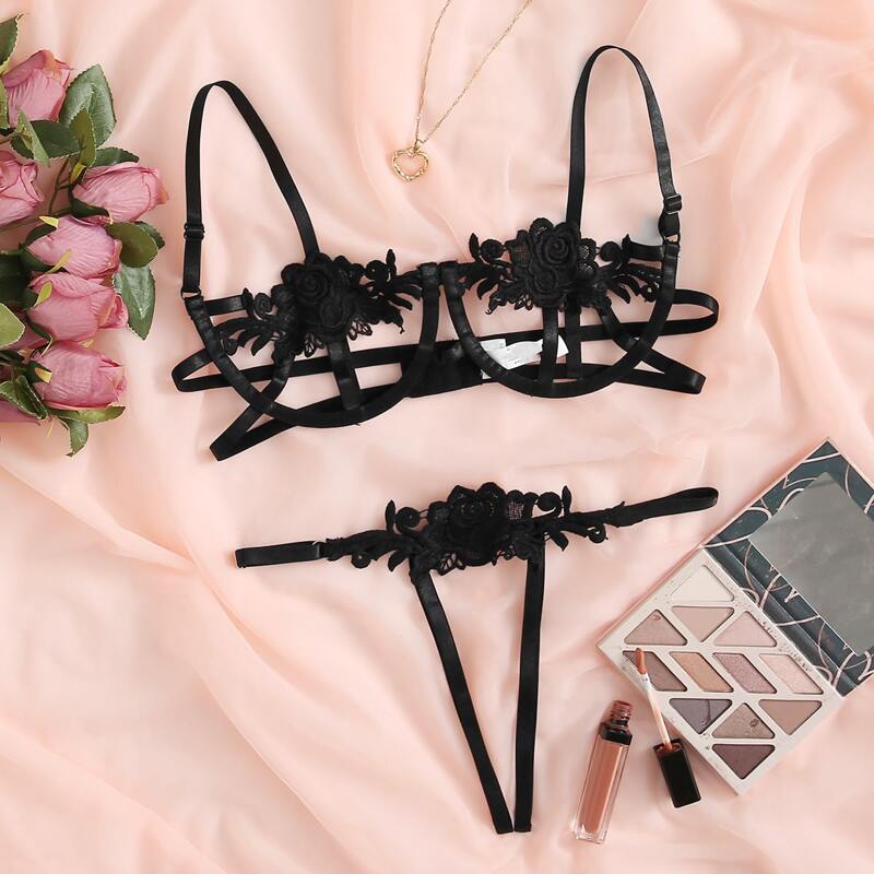 

Cut-out Guipure Lace Underwire Lingerie Set, Black