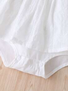 Vestido ajustado fruncido con bordado con ojal - Blanco - Ver 6