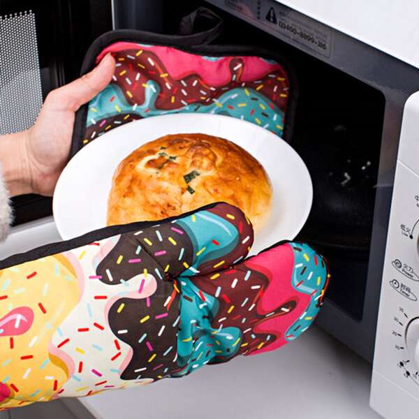 

2pcs Donut Print Microwave Oven Glove & Insulation Pad, Multicolor