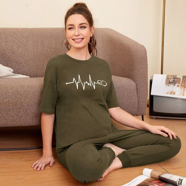 

Maternity Graphic Print Drop Shoulder Tee and Joggers Set, Army green