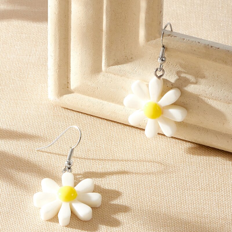 

Daisy Floral Drop Earrings, Multicolor